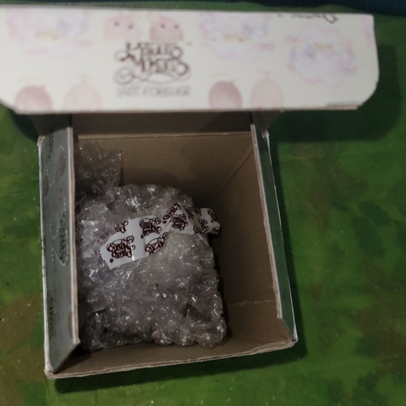 Vintage Precious Moments Figurine in Original Box "You Deserve An Ovation" 1991 - Picture 10 of 10